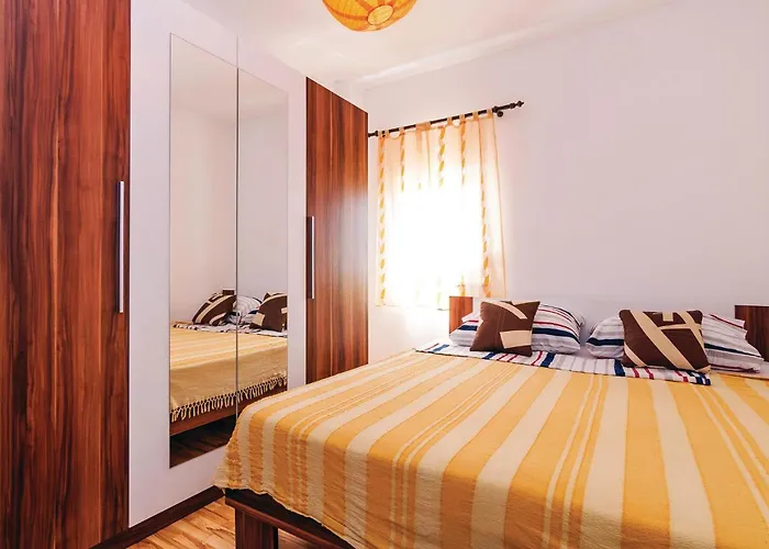 Two-bedroom In Apartman Posedarje