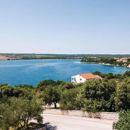 公寓 2 Bedroom Amazing Apartment In Posedarje