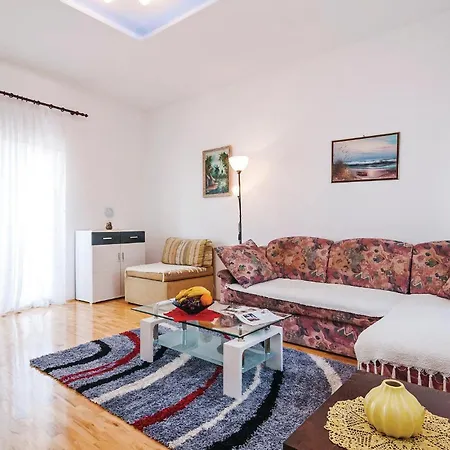 公寓 2 Bedroom Amazing Apartment In Posedarje *