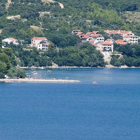 2 Bedroom Amazing Apartment In Posedarje